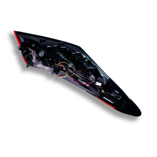 TOYOTA CAMRY 2018 2019 2020 2021 2022 2023 2024 CALAVERA DER EXT C/ARNES OSCURA (ROJO/BLANCO)